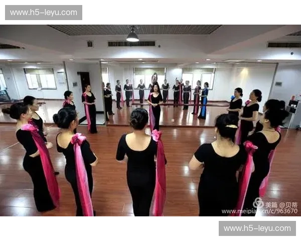 绿茵锋芒与学院优雅的南美狂想：班菲尔德与竞技队的巅峰博弈